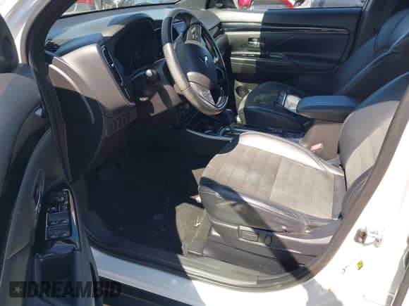 2019 Mitsubishi Outlander SE z VIN JA4AD3A33KZ030220, wystawiony jako IAAI lot #41749030 z przebiegiem 94 435 mil mil oraz . Historia ofert i sprzedaży dostępna na DreamBid. Obrazek 5.