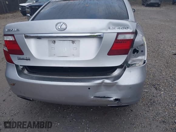 ✅ 2008 Lexus LS 460 • VIN: JTHBL46F985063260 • Lot: 43790797. Wystawiony na IAAI z przebiegiem Nie podano. Bezpłatny archiwum sprzedaży aukcyjnych z USA i szczegółowy raport historii pojazdu na DreamBid. Zdjęcie 6.