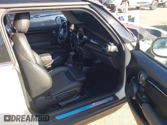 2017 MINI Hardtop Cooper S with VIN WMWXP7C57H3B93462, listed as a IAAI auction lot 43517920 with 56,050 mi miles and . Bid and sale history available at DreamBid. Image 5.