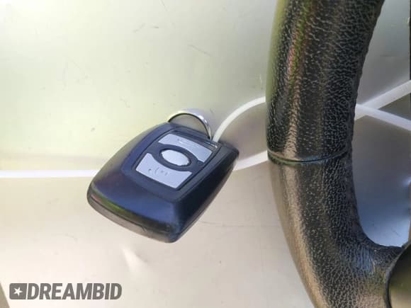 ✅ 2014 BMW 3 Series 328i • VIN: WBA3C1C58EK117139 • Lot: 43775066. Listed on IAAI with 94,992 mi. Free auction sales archive from the USA and detailed vehicle history report at DreamBid. Image 11.