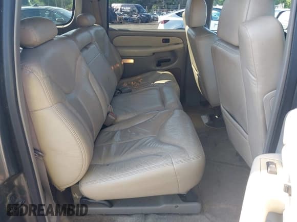 ✅ 2001 GMC Yukon XL SLT • VIN: 3GKFK16TX1G286579 • Lot: 42546715. Wystawiony na IAAI z przebiegiem 259 185 mil. Bezpłatny archiwum sprzedaży aukcyjnych z USA i szczegółowy raport historii pojazdu na DreamBid. Zdjęcie 8.