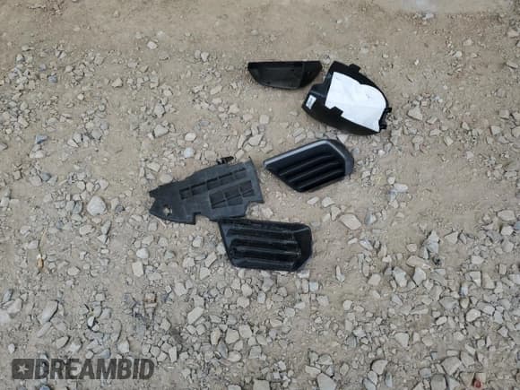 ✅ 2022 Chevrolet Colorado 2WD LT • VIN: 1GCHSCEA8N1247591 • Lot: 67939765. Listed on Copart with 32,623 mi. Free auction sales archive from the USA and detailed vehicle history report at DreamBid. Image 12.