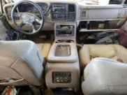 ✅ 2004 Chevrolet Suburban LT • VIN: 3GNEC16T34G185769 • Лот: 56181735. Опубликован ранее на Copart с пробегом 333 159 миль. Бесплатный доступ к архиву аукционных продаж из США и подробный отчёт об истории автомобиля на DreamBid. Изображение 8.