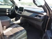 ✅ 2021 Chevrolet Suburban LT • VIN: 1GNSKCKD0MR254109 • Lot: 42569011. Wystawiony na IAAI z przebiegiem 82 465 mil. Bezpłatny archiwum sprzedaży aukcyjnych z USA i szczegółowy raport historii pojazdu na DreamBid. Zdjęcie 5.
