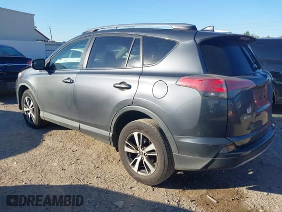 ✅ 2017 Toyota RAV4 XLE • VIN: JTMWFREV5HD096195 • Lot: 43585848. Wystawiony na IAAI z przebiegiem 177 457 mil. Bezpłatny archiwum sprzedaży aukcyjnych z USA i szczegółowy raport historii pojazdu na DreamBid. Zdjęcie 3.