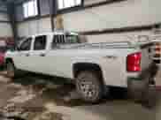 2013 Chevrolet Silverado 3500HD Work Truck z VIN 1GC4KZCG1DF112074, wystawiony jako Copart lot #83610144 z przebiegiem 155 101 mil mil oraz Czysty tytuł • Clean title. Historia ofert i sprzedaży dostępna na DreamBid. Obrazek 2.