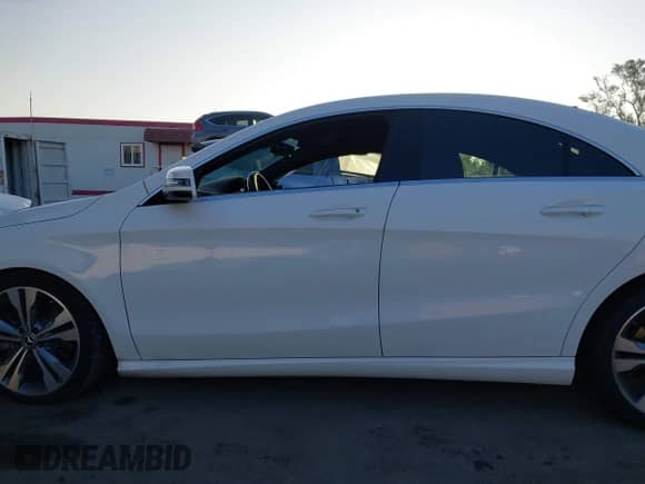 2019 Mercedes-Benz CLA 250 с VIN WDDSJ4EB0KN776745, выставлен на аукционе IAAI как лот 43358222 с пробегом 49 974 миль миль и . История ставок и продаж доступна на DreamBid. Изображение 14.
