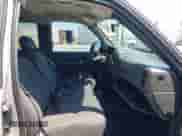 ✅ 2005 Chevrolet Silverado 1500 LS • VIN: 1GCEC19Z55Z339828 • Lot: 42303915. Wystawiony na IAAI z przebiegiem 90 509 mil mil. Skorzystaj z bezpłatnego archiwum sprzedaży aukcyjnych z USA i zobacz szczegółowy raport historii pojazdu na DreamBid. Zdjęcie 5.