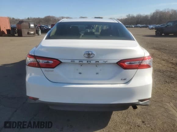 ✅ 2018 Toyota Camry LE • VIN: JTNB11HK6J3007984 • Lot: 93212985. Wystawiony na Copart z przebiegiem 116 679 mil. Bezpłatny archiwum sprzedaży aukcyjnych z USA i szczegółowy raport historii pojazdu na DreamBid. Zdjęcie 6.