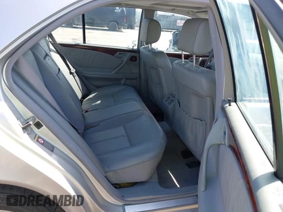 ✅ 2000 Mercedes-Benz E 320 • VIN: WDBJF65J8YB130839 • Lot: 43043707. Listed on IAAI with 79,629 mi. Free auction sales archive from the USA and detailed vehicle history report at DreamBid. Image 8.