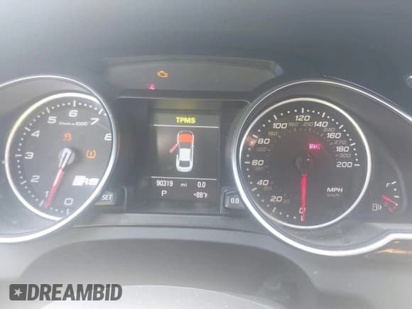 ✅ 2013 Audi RS 5 • VIN: WUAC6AFR4DA900619 • Lot: 43138186. Wystawiony na IAAI z przebiegiem 90 319 mil. Bezpłatny archiwum sprzedaży aukcyjnych z USA i szczegółowy raport historii pojazdu na DreamBid. Zdjęcie 15.