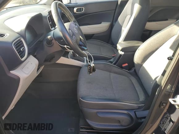 ✅ 2023 Hyundai Venue Limited • VIN: KMHRC8A33PU232208 • Lot: 82447145. Listed on Copart with 37,931 mi. Free auction sales archive from the USA and detailed vehicle history report at DreamBid. Image 7.