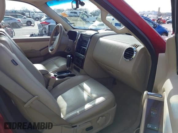 ✅ 2010 Ford Explorer Limited • VIN: 1FMEU7FE6AUA10298 • Lot: 41094417. Wystawiony na IAAI z przebiegiem 162 103 mil. Bezpłatny archiwum sprzedaży aukcyjnych z USA i szczegółowy raport historii pojazdu na DreamBid. Zdjęcie 5.