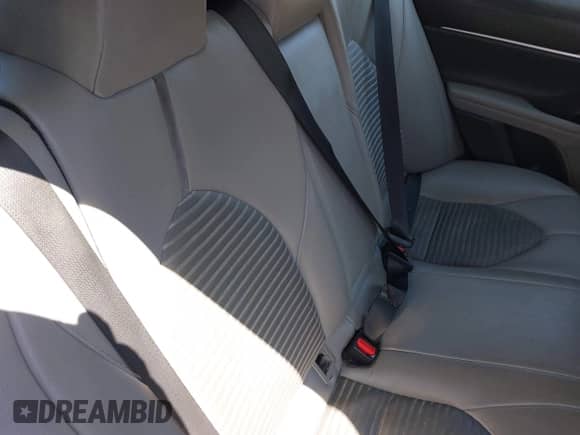 2019 Toyota Camry LE z VIN 4T1B11HK5KU719169, wystawiony jako IAAI lot #41972503 z przebiegiem 194 259 mil mil oraz . Historia ofert i sprzedaży dostępna na DreamBid. Obrazek 8.