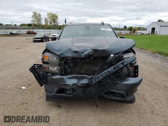 ✅ 2019 Chevrolet Silverado 1500 Custom • VIN: 3GCPYBEH2KG312577 • Lot: 74548714. Wystawiony na Copart z przebiegiem 135 499 mil. Bezpłatny archiwum sprzedaży aukcyjnych z USA i szczegółowy raport historii pojazdu na DreamBid. Zdjęcie 5.