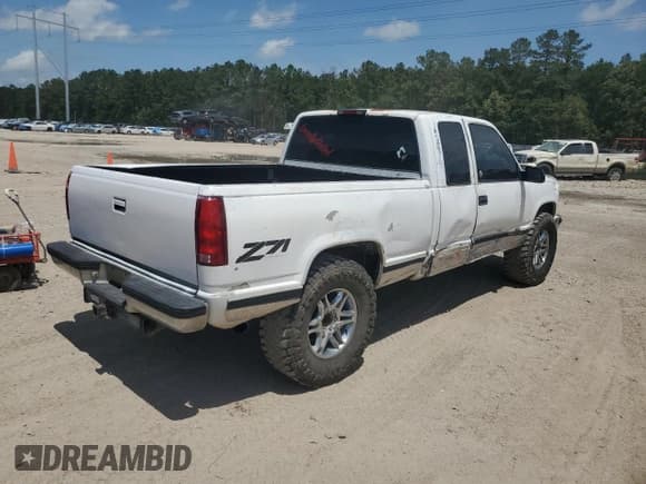 ✅ 1998 GMC Sierra 1500 • VIN: 2GTEK19R9W1550110 • Лот: 57166575. Опубликован ранее на Copart с пробегом 231 521 миль. Бесплатный доступ к архиву аукционных продаж из США и подробный отчёт об истории автомобиля на DreamBid. Изображение 3.