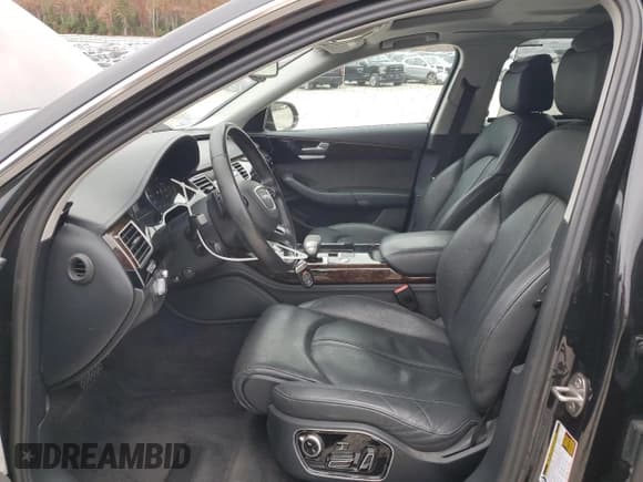 ✅ 2015 Audi A8 3.0T • VIN: WAU3GAFD1FN001045 • Lot: 89814305. Wystawiony na Copart z przebiegiem 137 475 mil. Bezpłatny archiwum sprzedaży aukcyjnych z USA i szczegółowy raport historii pojazdu na DreamBid. Zdjęcie 7.