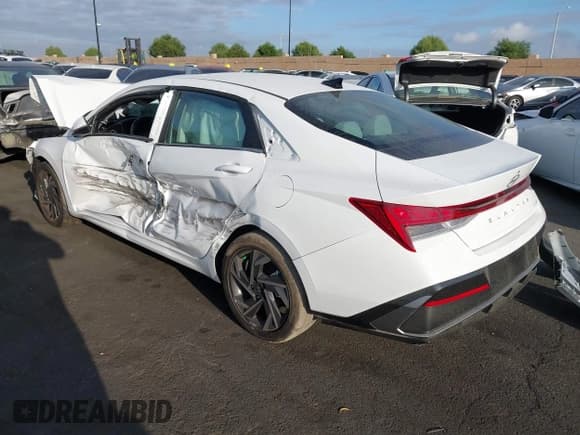 ✅ 2025 Hyundai Elantra Limited • VIN: KMHLP4DG6SU025659 • Лот: 43332678. Опубликован ранее на IAAI с пробегом 1 154 миль. Бесплатный доступ к архиву аукционных продаж из США и подробный отчёт об истории автомобиля на DreamBid. Изображение 15.