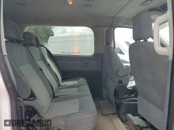 ✅ 2015 Ford Transit XL • VIN: 1FBZX2ZM9FKA38851 • Lot: 85823984. Wystawiony na Copart z przebiegiem 197 409 mil. Bezpłatny archiwum sprzedaży aukcyjnych z USA i szczegółowy raport historii pojazdu na DreamBid. Zdjęcie 11.