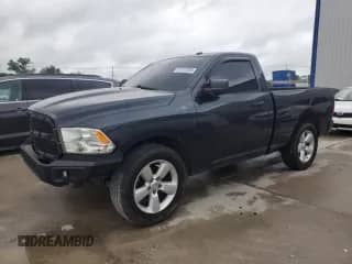 2013 Ram 1500 Express z VIN 3C6JR6AT3DG524919, wystawiony jako Copart lot #61612385 z przebiegiem 173 951 mil mil oraz Szkoda całkowita • Salvage title. Historia ofert i sprzedaży dostępna na DreamBid. Obrazek 1.