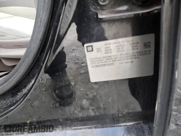 2017 Chevrolet Malibu LS с VIN 1G1ZB5ST6HF121879, выставлен на аукционе Copart как лот 84864684 с пробегом 135 528 миль миль и Списание • Salvage title. История ставок и продаж доступна на DreamBid. Изображение 12.