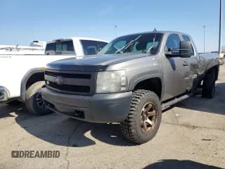 ✅ 2007 Chevrolet Silverado 1500 Work Truck • VIN: 1GCEK19C87E506319 • Лот: 48012335. Опубликован ранее на Copart с пробегом 206 815 миль. Бесплатный доступ к архиву аукционных продаж из США и подробный отчёт об истории автомобиля на DreamBid. Изображение 1.
