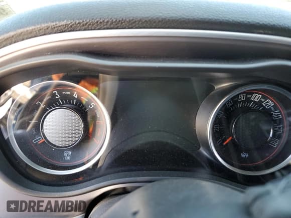 ✅ 2021 Dodge Challenger R/T Scat Pack • VIN: 2C3CDZFJ7MH662427 • Lot: 44582273. Wystawiony na Copart z przebiegiem Nie podano. Bezpłatny archiwum sprzedaży aukcyjnych z USA i szczegółowy raport historii pojazdu na DreamBid. Zdjęcie 9.