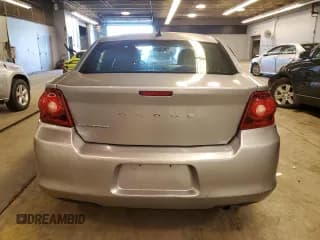 ✅ 2013 Dodge Avenger SE • VIN: 1C3CDZAB1DN752907 • Лот: 82415894. Опубликован ранее на Copart с пробегом 106 194 миль. Бесплатный доступ к архиву аукционных продаж из США и подробный отчёт об истории автомобиля на DreamBid. Изображение 6.