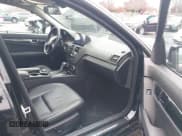 ✅ 2011 Mercedes-Benz C 300 Sport • VIN: WDDGF8BB2BR140887 • Lot: 43650721. Wystawiony na IAAI z przebiegiem 90 122 mil. Bezpłatny archiwum sprzedaży aukcyjnych z USA i szczegółowy raport historii pojazdu na DreamBid. Zdjęcie 5.