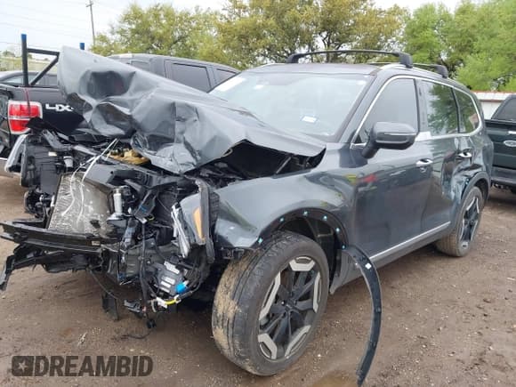 ✅ 2023 Kia Telluride S • VIN: 5XYP6DGC7PG339945 • Lot: 41903398. Listed on IAAI with 25,072 mi. Free auction sales archive from the USA and detailed vehicle history report at DreamBid. Image 17.