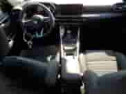 2024 Dodge Hornet R/T с VIN ZACPDFCW7R3A33923, выставлен на аукционе Copart как лот 49929665 с пробегом 39 078 миль миль и На запчасти • Non repairable. История ставок и продаж доступна на DreamBid. Изображение 8.