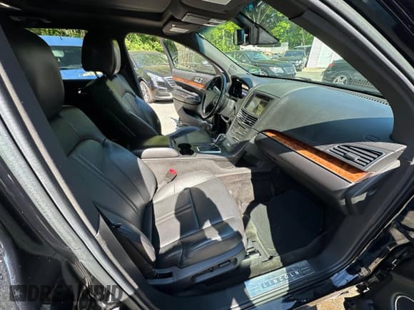 ✅ 2018 Lincoln MKT • VIN: 2LMHJ5NK7JBL02473 • Lot: 63752975. Wystawiony na Copart z przebiegiem 243 933 mil. Bezpłatny archiwum sprzedaży aukcyjnych z USA i szczegółowy raport historii pojazdu na DreamBid. Zdjęcie 5.