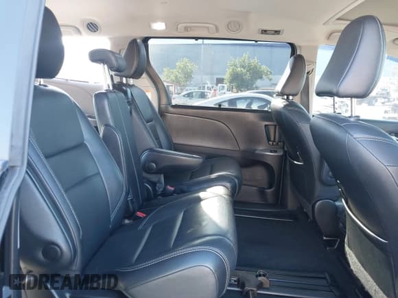 ✅ 2015 Toyota Sienna SE • VIN: 5TDXK3DC4FS583841 • Lot: 41223820. Listed on IAAI with 190,117 mi. Free auction sales archive from the USA and detailed vehicle history report at DreamBid. Image 8.