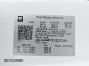 ✅ 2025 Chevrolet Express Cargo • VIN: 1GCWGAFPXS1187289 • Lot: 43699769. Wystawiony na IAAI z przebiegiem 9 913 mil. Bezpłatny archiwum sprzedaży aukcyjnych z USA i szczegółowy raport historii pojazdu na DreamBid. Zdjęcie 9.