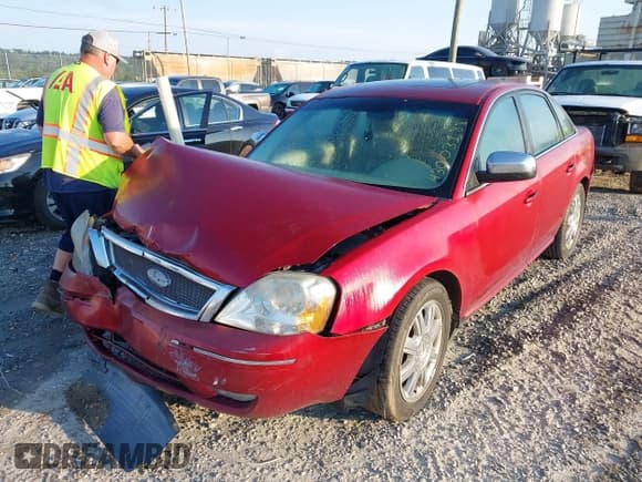 ✅ 2007 Ford Five Hundred Limited • VIN: 1FAHP25107G143176 • Lot: 43003188. Wystawiony na IAAI z przebiegiem 290 247 mil. Bezpłatny archiwum sprzedaży aukcyjnych z USA i szczegółowy raport historii pojazdu na DreamBid. Zdjęcie 2.