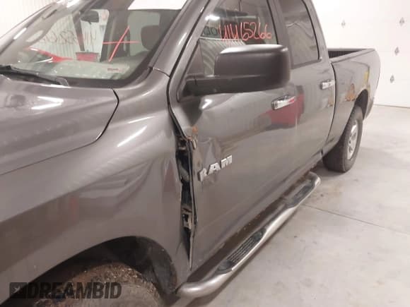 ✅ 2009 Dodge 1500 TRX • VIN: 1D3HV18P09S803945 • Lot: 41465266. Wystawiony na IAAI z przebiegiem 277 671 mil. Bezpłatny archiwum sprzedaży aukcyjnych z USA i szczegółowy raport historii pojazdu na DreamBid. Zdjęcie 6.