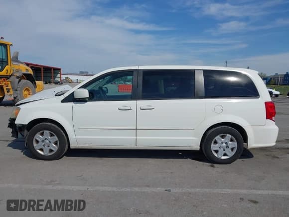 ✅ 2013 Dodge Grand Caravan SXT • VIN: 2C4RDGCG6DR520244 • Lot: 43357565. Wystawiony na IAAI z przebiegiem 184 872 mil. Bezpłatny archiwum sprzedaży aukcyjnych z USA i szczegółowy raport historii pojazdu na DreamBid. Zdjęcie 15.