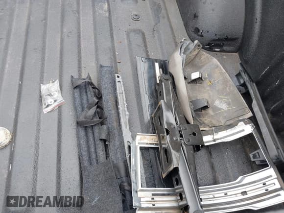 ✅ 2019 Ford F-150 XL • VIN: 1FTEW1EP7KKC53534 • Lot: 41780669. Wystawiony na IAAI z przebiegiem 88 615 mil. Bezpłatny archiwum sprzedaży aukcyjnych z USA i szczegółowy raport historii pojazdu na DreamBid. Zdjęcie 12.