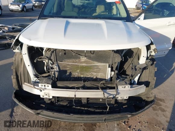 ✅ 2020 Ford Explorer XLT • VIN: 1FMSK7DH9LGB15277 • Lot: 43677993. Wystawiony na IAAI z przebiegiem 98 285 mil. Bezpłatny archiwum sprzedaży aukcyjnych z USA i szczegółowy raport historii pojazdu na DreamBid. Zdjęcie 6.