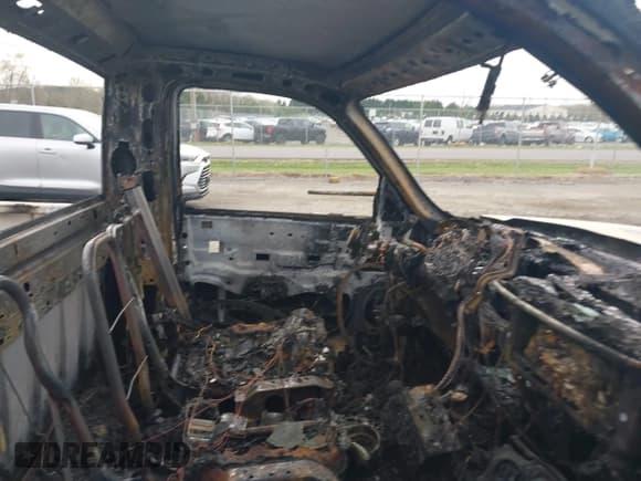 ✅ 2004 Chevrolet Silverado 3500 SRW Wrk Trk • VIN: 1GCHK34U44E355953 • Lot: 41958740. Listed on IAAI with Not provided. Free auction sales archive from the USA and detailed vehicle history report at DreamBid. Image 5.