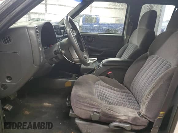 1998 Chevrolet Blazer LT с VIN 1GNDT13W5W2158448, выставлен на аукционе Copart как лот 51223255 с пробегом 298 952 миль миль и Списание • Salvage title. История ставок и продаж доступна на DreamBid. Изображение 7.