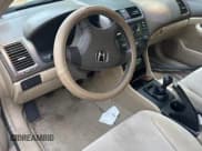 ✅ 2004 Honda Accord DX • VIN: 1HGCM55104A005605 • Лот: 61001865. Опубликован ранее на Copart с пробегом 155 500 миль. Бесплатный доступ к архиву аукционных продаж из США и подробный отчёт об истории автомобиля на DreamBid. Изображение 8.