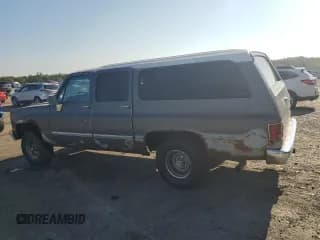 ✅ 1988 Chevrolet Suburban • VIN: 1GNEV16K8JF197267 • Lot: 72176994. Wystawiony na Copart z przebiegiem 411 769 mil. Bezpłatny archiwum sprzedaży aukcyjnych z USA i szczegółowy raport historii pojazdu na DreamBid. Zdjęcie 2.