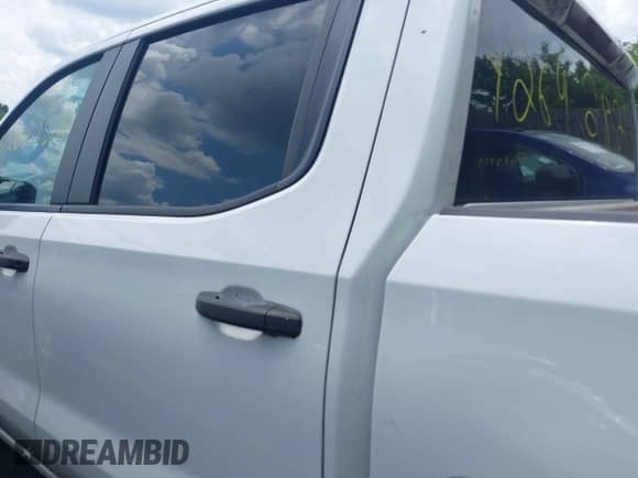 2022 Chevrolet Silverado 1500 Work Truck z VIN 1GCPDAEK8NZ537981, wystawiony jako IAAI lot #42692821 z przebiegiem 79 316 mil mil oraz . Historia ofert i sprzedaży dostępna na DreamBid. Obrazek 13.