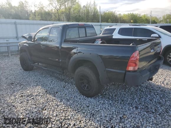✅ 2005 Toyota Tacoma PreRunner • VIN: 5TETX62N85Z024039 • Lot: 51767075. Wystawiony na Copart z przebiegiem 229 169 mil. Bezpłatny archiwum sprzedaży aukcyjnych z USA i szczegółowy raport historii pojazdu na DreamBid. Zdjęcie 2.