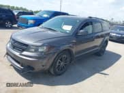 ✅ 2018 Dodge Journey SE • VIN: 3C4PDCAB6JT535309 • Lot: 43100516. Wystawiony na IAAI z przebiegiem 126 304 mil. Bezpłatny archiwum sprzedaży aukcyjnych z USA i szczegółowy raport historii pojazdu na DreamBid. Zdjęcie 2.