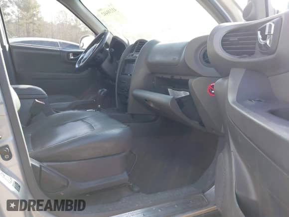 2004 Hyundai Santa Fe GLS z VIN KM8SC13EX4U799955, wystawiony jako IAAI lot #41240442 z przebiegiem 281 394 mil mil oraz . Historia ofert i sprzedaży dostępna na DreamBid. Obrazek 5.