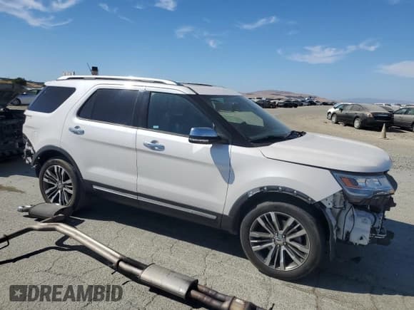✅ 2019 Ford Explorer Platinum • VIN: 1FM5K8HT0KGA77485 • Lot: 70001105. Listed on Copart with 32,740 mi. Free auction sales archive from the USA and detailed vehicle history report at DreamBid. Image 4.