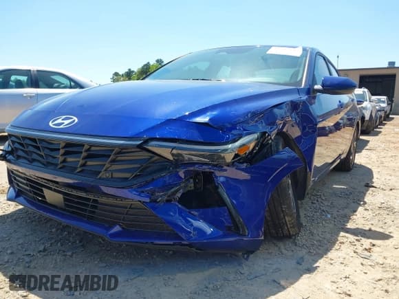 ✅ 2024 Hyundai Elantra SEL • VIN: KMHLS4DG4RU734664 • Lot: 41997942. Wystawiony na IAAI z przebiegiem 5 891 mil. Bezpłatny archiwum sprzedaży aukcyjnych z USA i szczegółowy raport historii pojazdu na DreamBid. Zdjęcie 17.