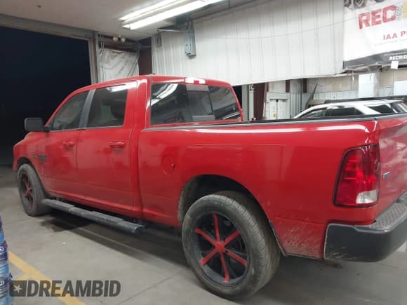 ✅ 2019 Ram 1500 SLT • VIN: 1C6RR6TT6KS711710 • Lot: 43609115. Wystawiony na IAAI z przebiegiem 73 330 mil. Bezpłatny archiwum sprzedaży aukcyjnych z USA i szczegółowy raport historii pojazdu na DreamBid. Zdjęcie 14.